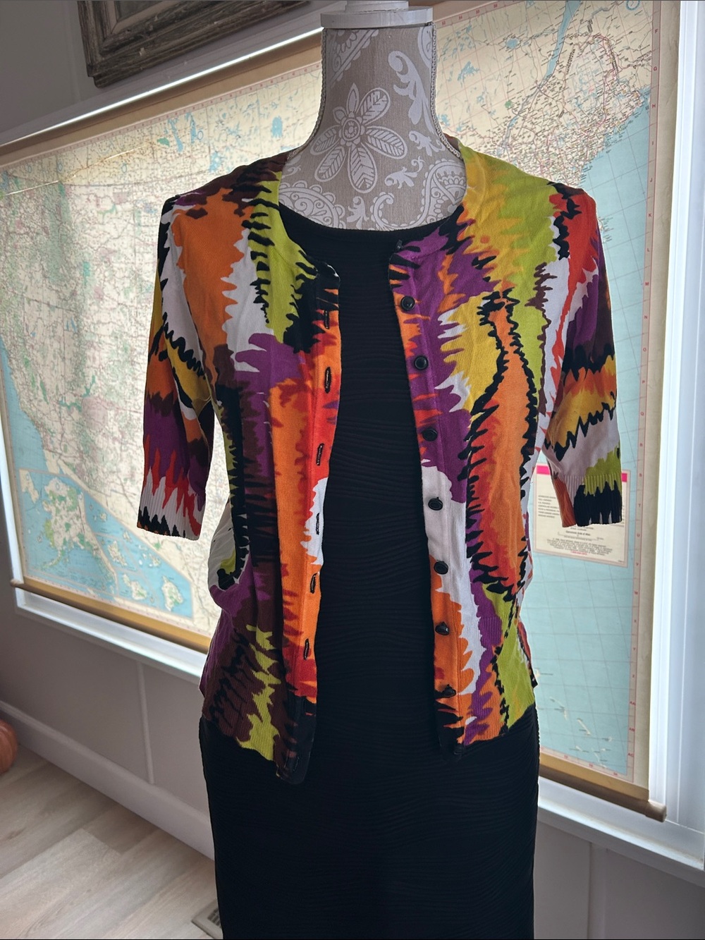 Vibrant Multicolor Abstract Print Cardigan